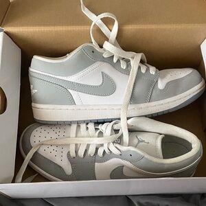 Nike Men's White and Gray Sneakers